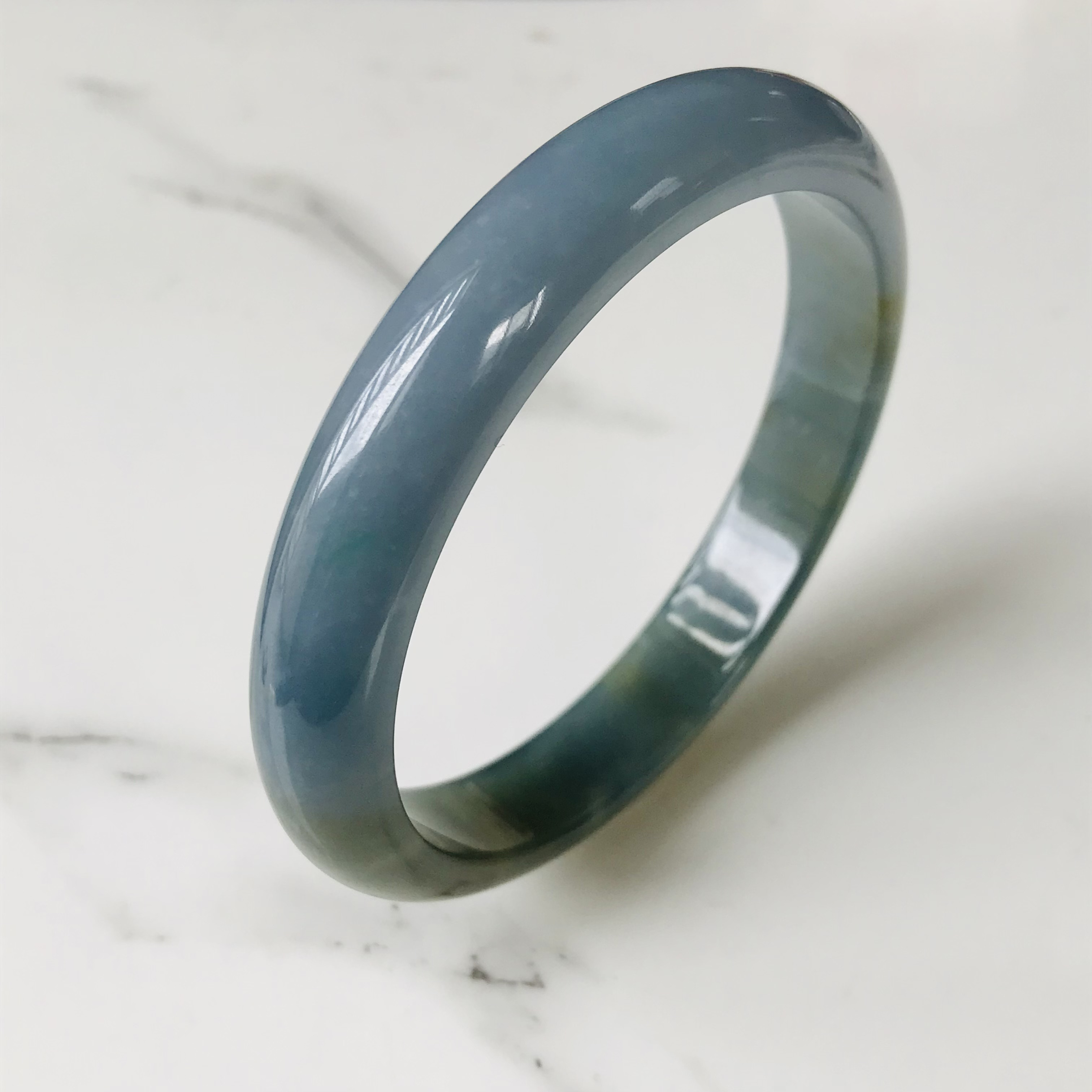 【B1510-0176】ジェイド　翡翠　ヒスイ　一点もの　希少　バングル　グアテマラ産　59.8mm