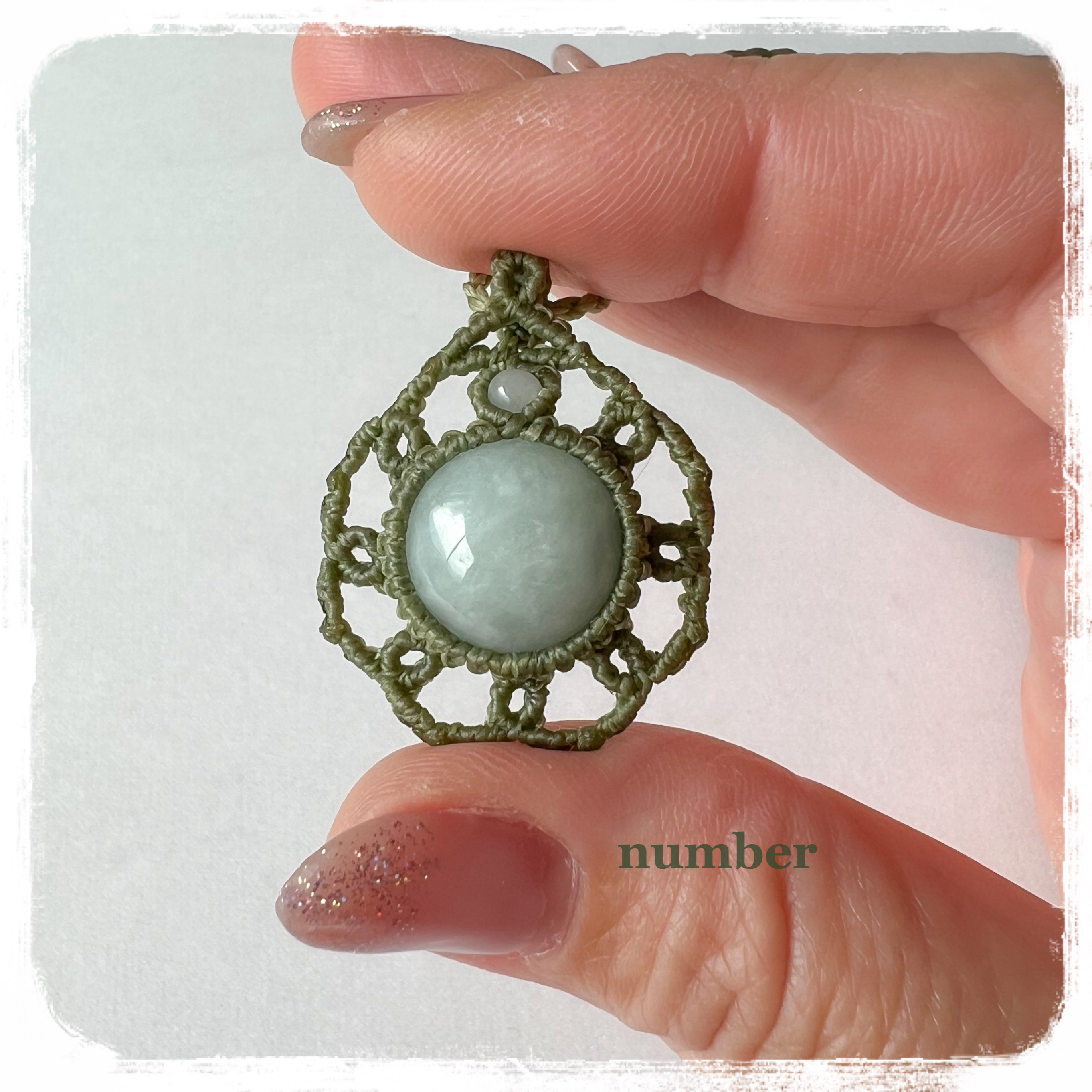 ★癒しの緑★翡翠（ジェダイト）のマクラメネックレス★