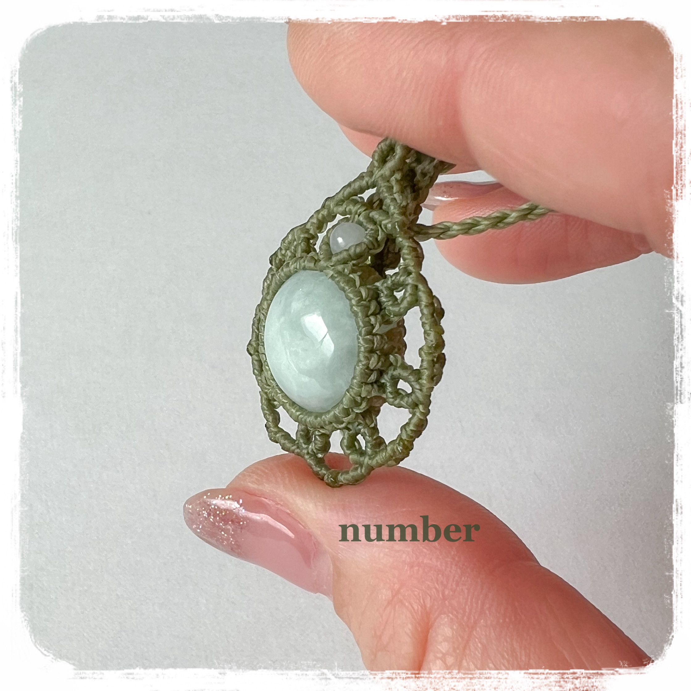 ★癒しの緑★翡翠（ジェダイト）のマクラメネックレス★