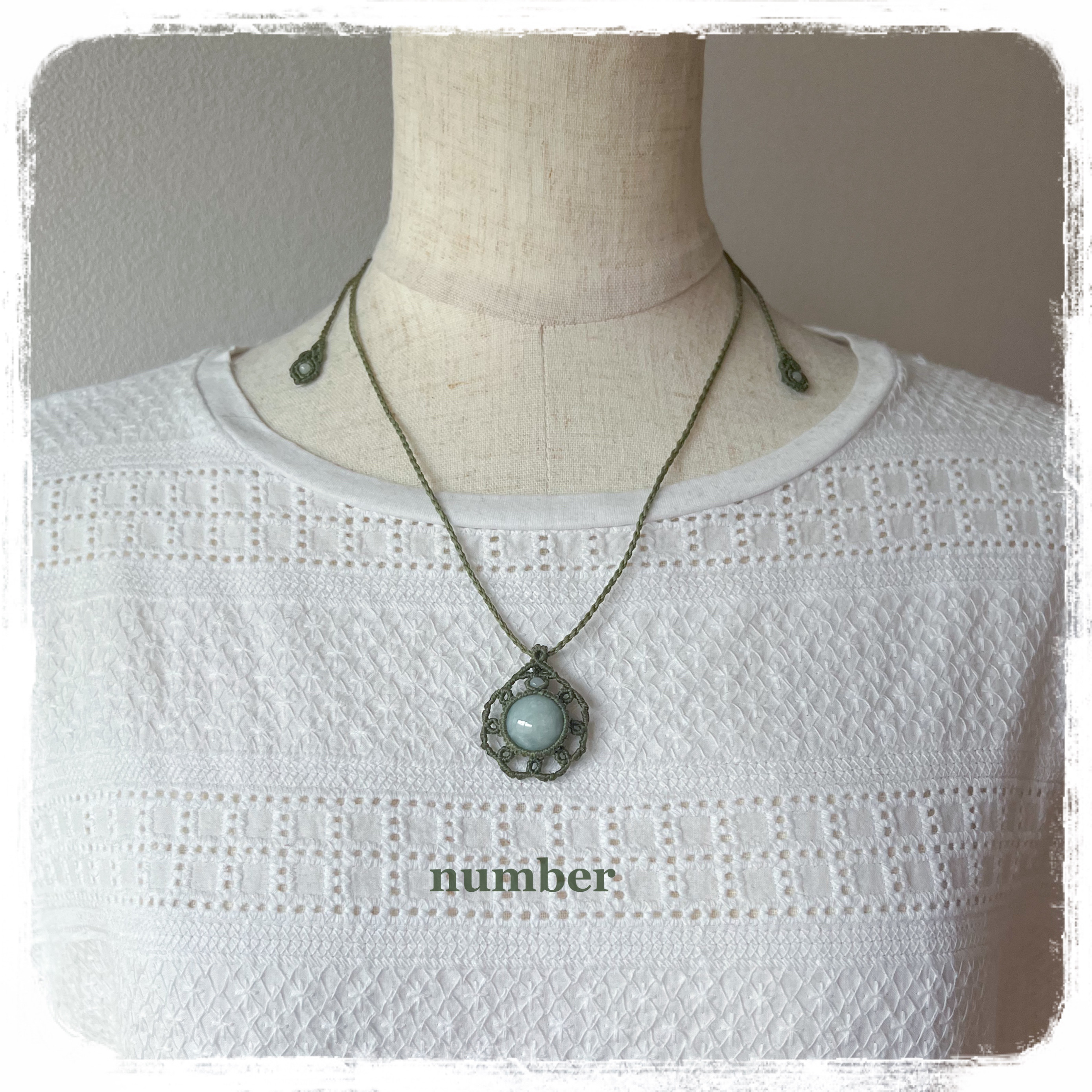 ★癒しの緑★翡翠（ジェダイト）のマクラメネックレス★