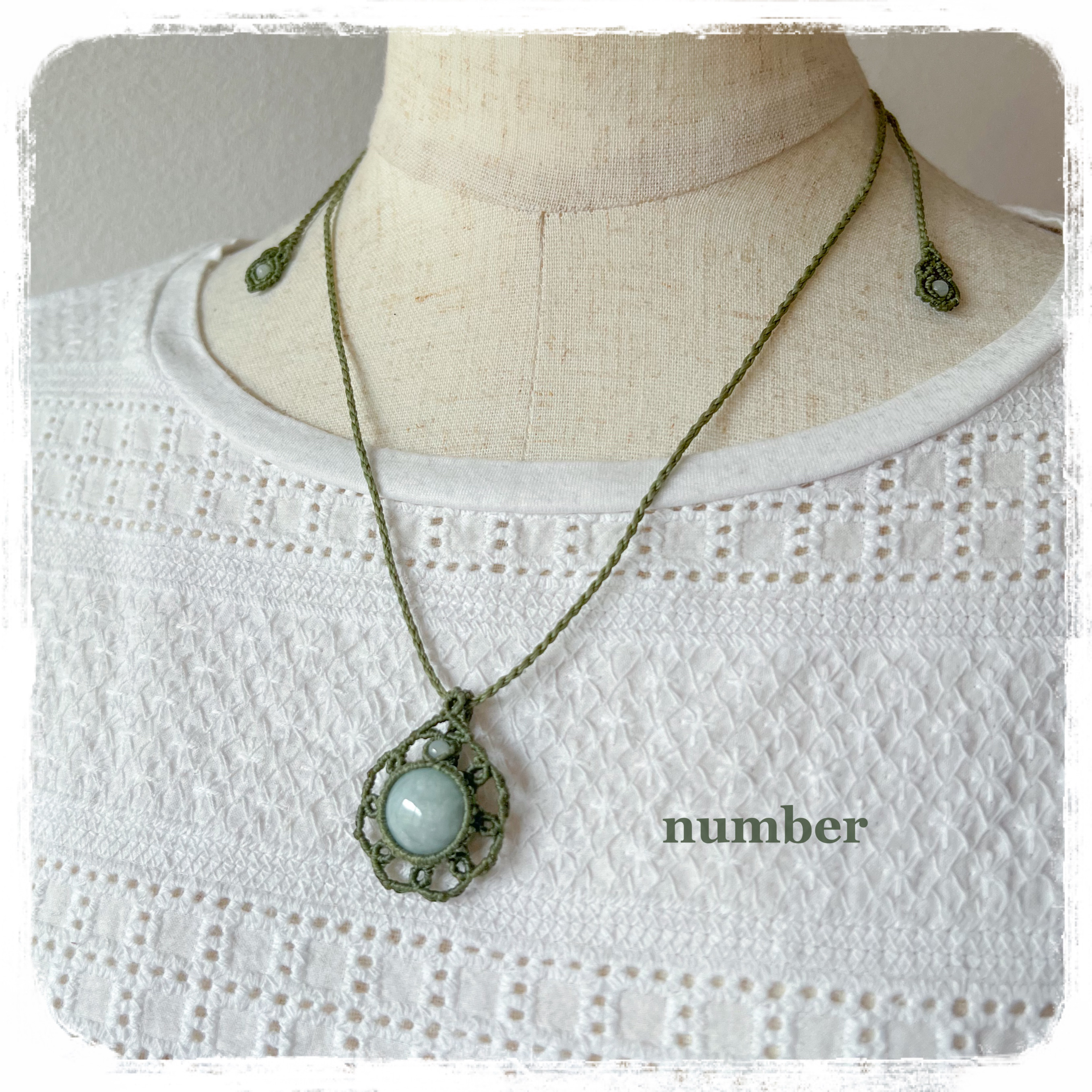 ★癒しの緑★翡翠（ジェダイト）のマクラメネックレス★