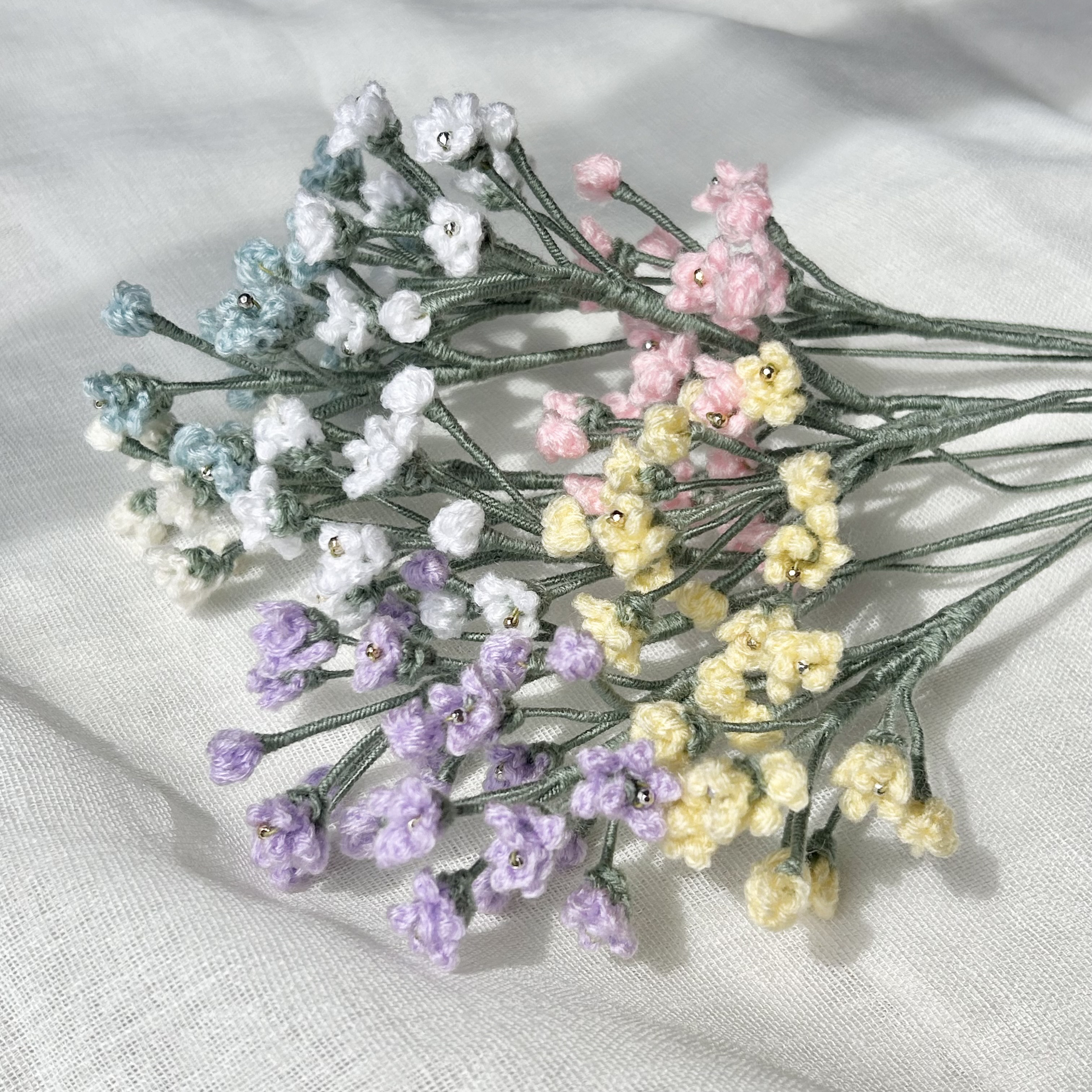 かすみ草 毛糸のお花 枯れないお花 クロシェフラワー 毛糸 鍵