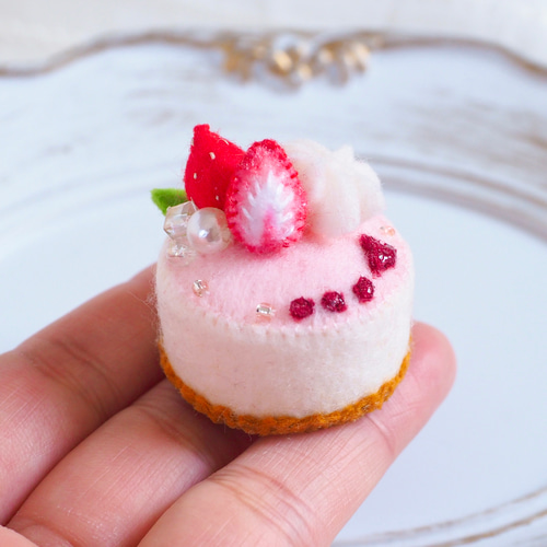 いちごのレアチーズケーキ フェルトケーキ プチガトー ミニケーキ