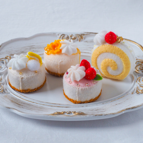 いちごのレアチーズケーキ フェルトケーキ ミニチュアスイーツ