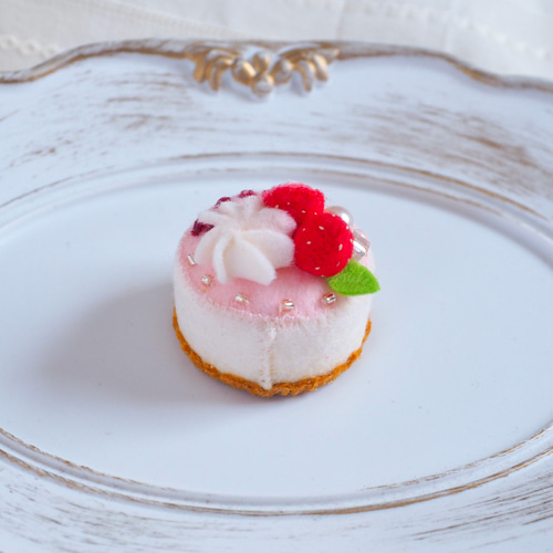 いちごのレアチーズケーキ フェルトケーキ プチガトー ミニケーキ
