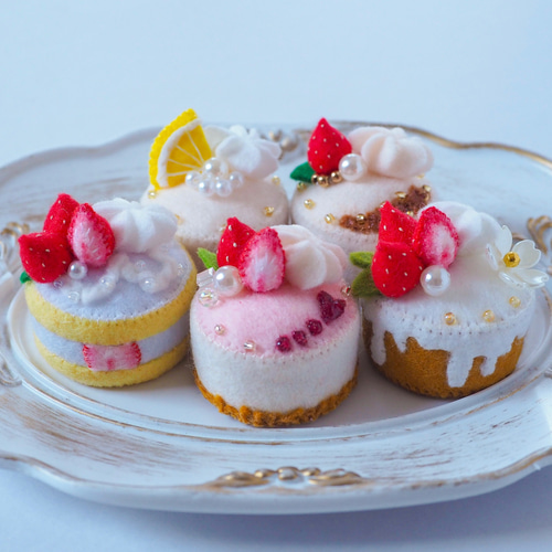 いちごのレアチーズケーキ フェルトケーキ ミニチュアスイーツ