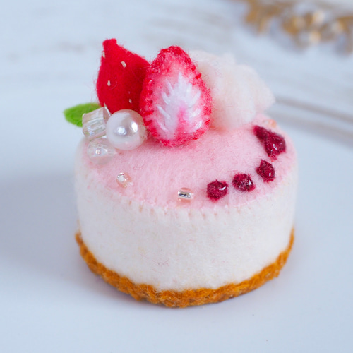 いちごのレアチーズケーキ フェルトケーキ プチガトー ミニケーキ