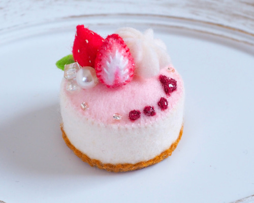 いちごのレアチーズケーキ フェルトケーキ プチガトー ミニケーキ