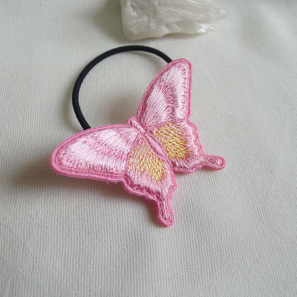 ピンクとレモンイエローのアゲハ蝶ヘアゴム 5枚目の画像