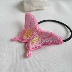 ピンクとレモンイエローのアゲハ蝶ヘアゴム 3枚目の画像