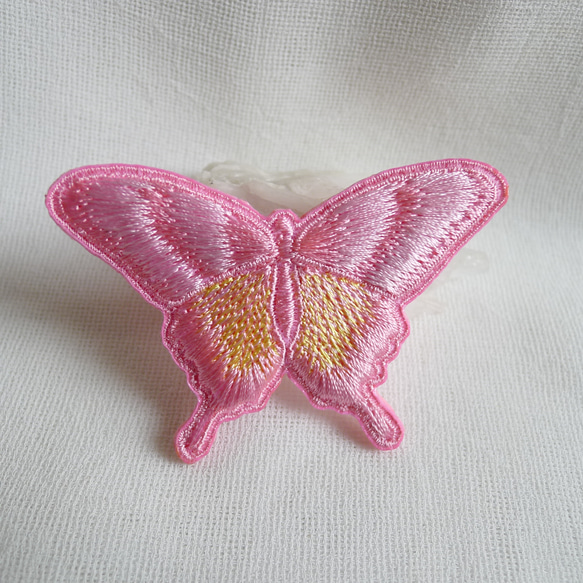 ピンクとレモンイエローアゲハ蝶ブローチ 2枚目の画像