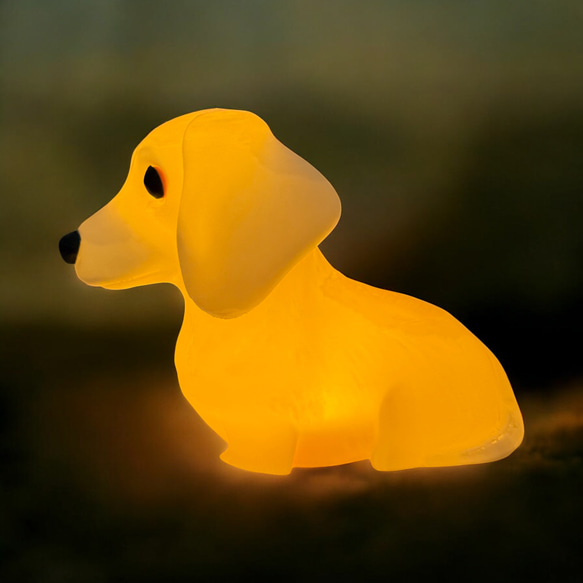 ダックスフンド 光るインテリアオブジェ 明滅式LEDキャンドルライト 電池式　軽量樹脂製 2枚目の画像