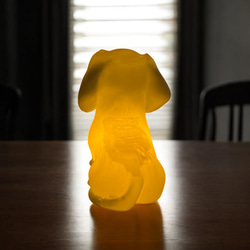 ダックスフンド 光るインテリアオブジェ 明滅式LEDキャンドルライト 電池式　軽量樹脂製 3枚目の画像