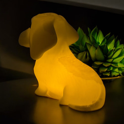 ダックスフンド 光るインテリアオブジェ 明滅式LEDキャンドルライト 電池式　軽量樹脂製 4枚目の画像