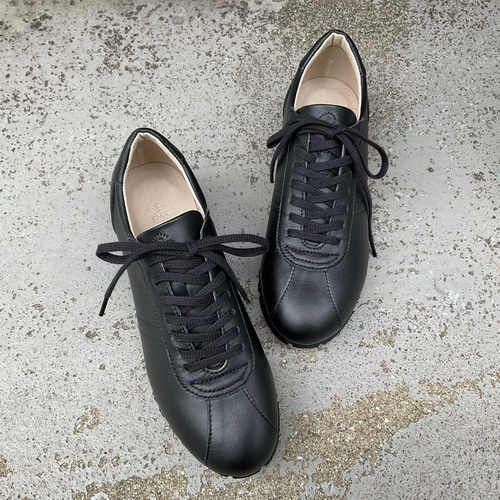 【未使用に近い】ヒルトン レザースニーカー イタリア製 ブラック オールレザー 極美品】HILTON ヒルトン☆本革オールレザー☆スニーカー 黒 41 - メルカリ