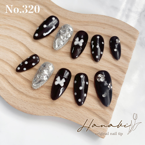 【オーダー】ネイルチップ　キラキラドット韓国ワンホン　モノトーンリボン　推し参戦 オーダー】ネイルチップ キラキラドット韓国ワンホン モノトーンリボン