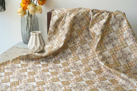 カット生地ベージュ刺繍 上品 刺繍生地 ベージュ花柄 ジャガード織り生地 ☆生地幅約145cm×長さ
