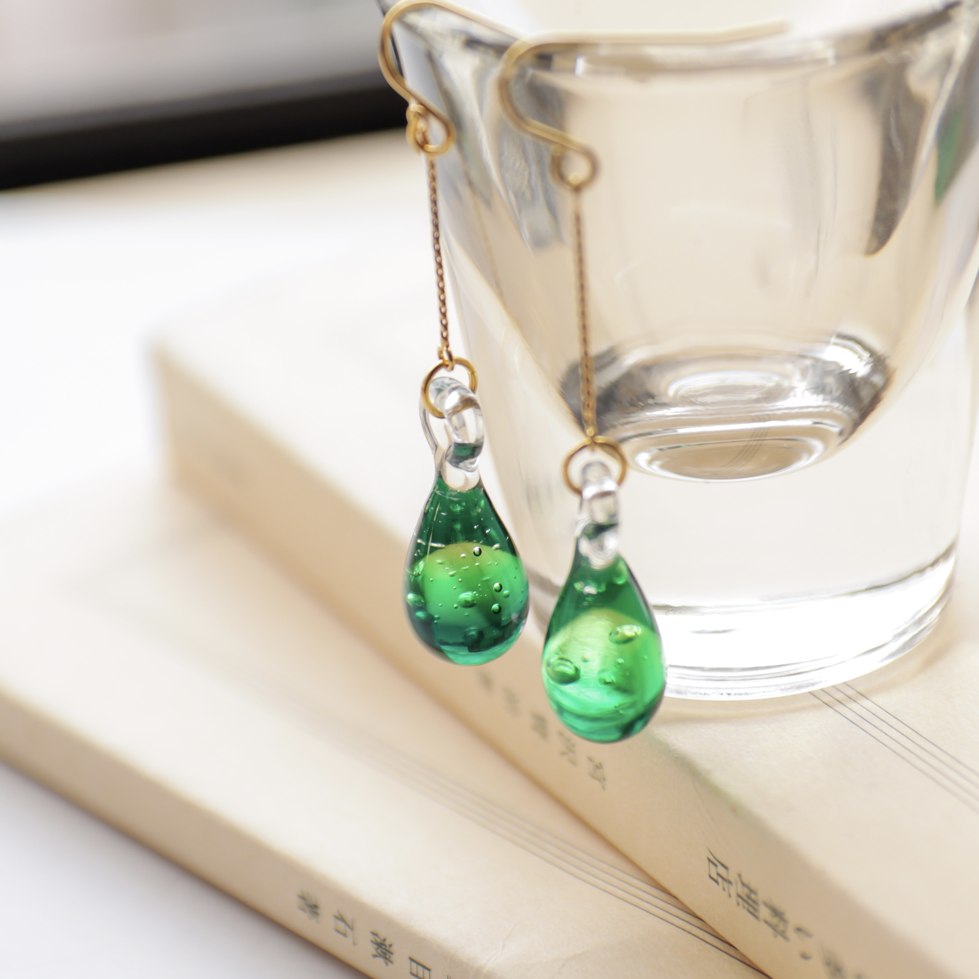 花萌葱　緑　雫　ガラス　ピアス　イヤリング　サージカルステンレス