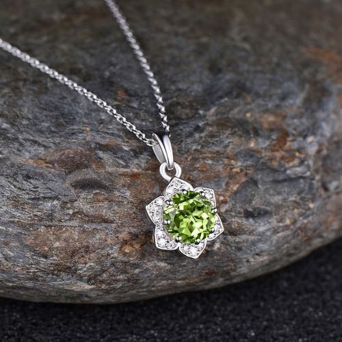 フラワーペンダント 8月の誕生石 天然ペリドットネックレス イエロー