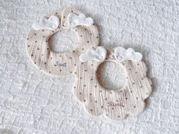 後ろ姿が可愛い♡天使のheart bib 1枚目の画像