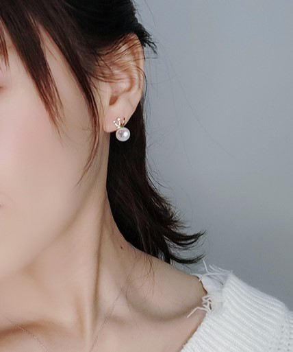 【La Corser】日本製天然海水7.5-8.5mmアコヤ真珠ラウンドパールピアス レディース 18Kゴールド 強い光 気質