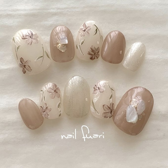 薄色の花飾り　　〜ブライダル　ウェディング　前撮り　成人式　お呼ばれ　ネイルチップ〜【NO.F003】