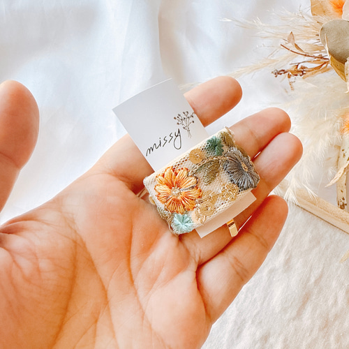 刺繍の大人可愛いポニーフック ♡インド刺繍リボン♡ ポニーフック