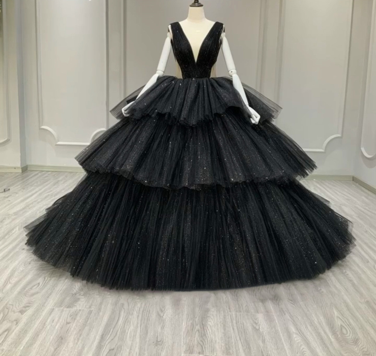 vネック　セクシー　ラメ入り　グッリター　目立つ　おしゃれなカラードレス　フレアスカート　多層チュール　サイズオーダー可