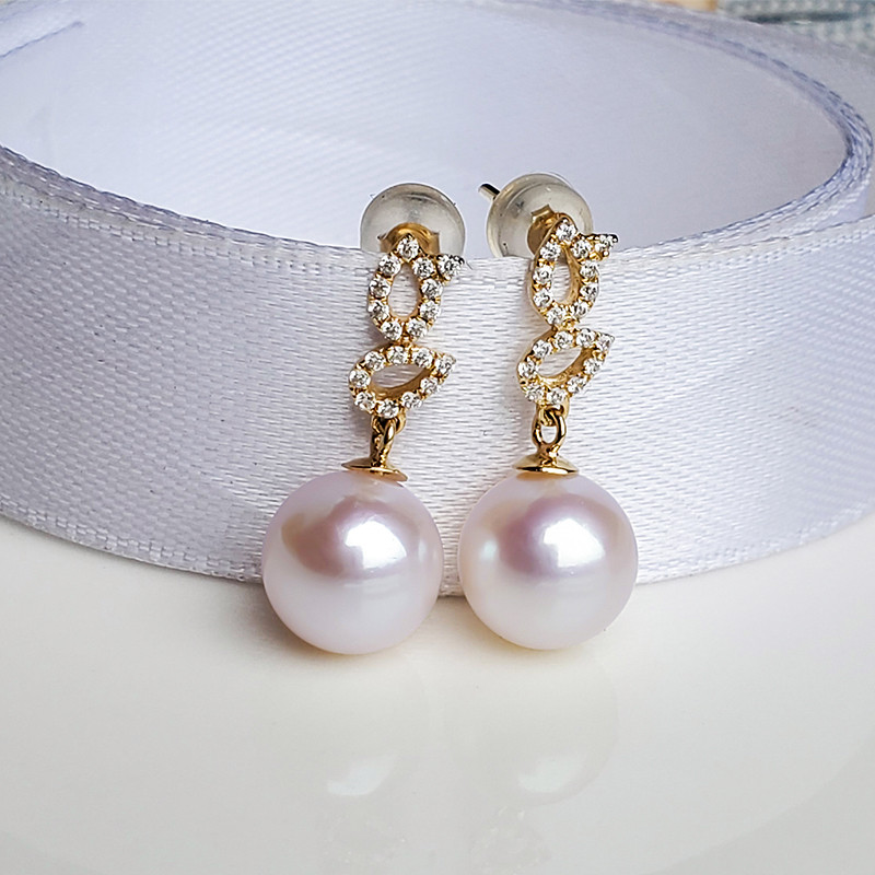 【ラコルセア】エンカウンターシリーズ 7-9.5mm アコヤ真珠 18Kゴールド イヤリング エレガントで多用途