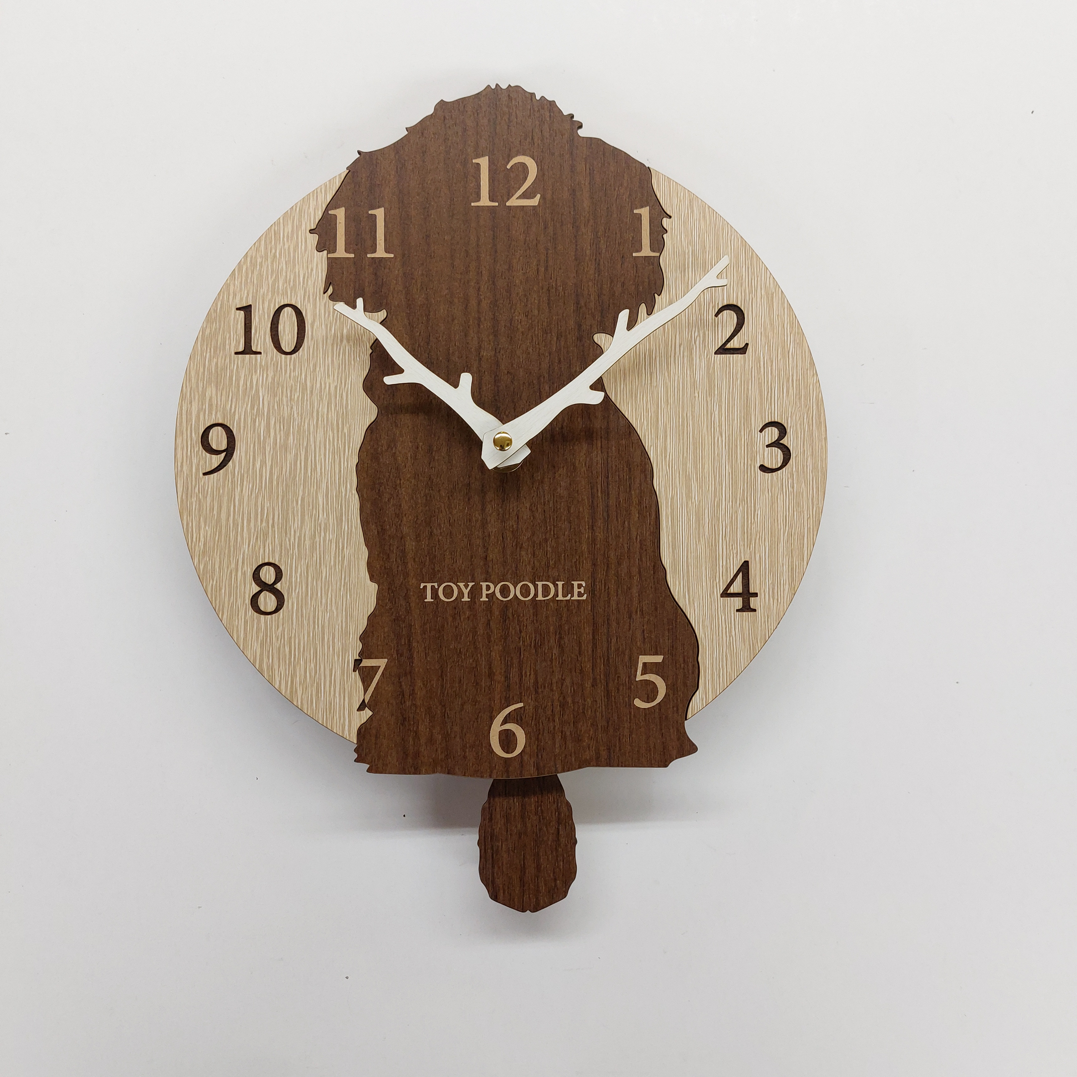 【期間限定3000円引き】【静音タイプに変更可】名入れ　トイプードル③　茶色　しっぽが振り子・掛け時計