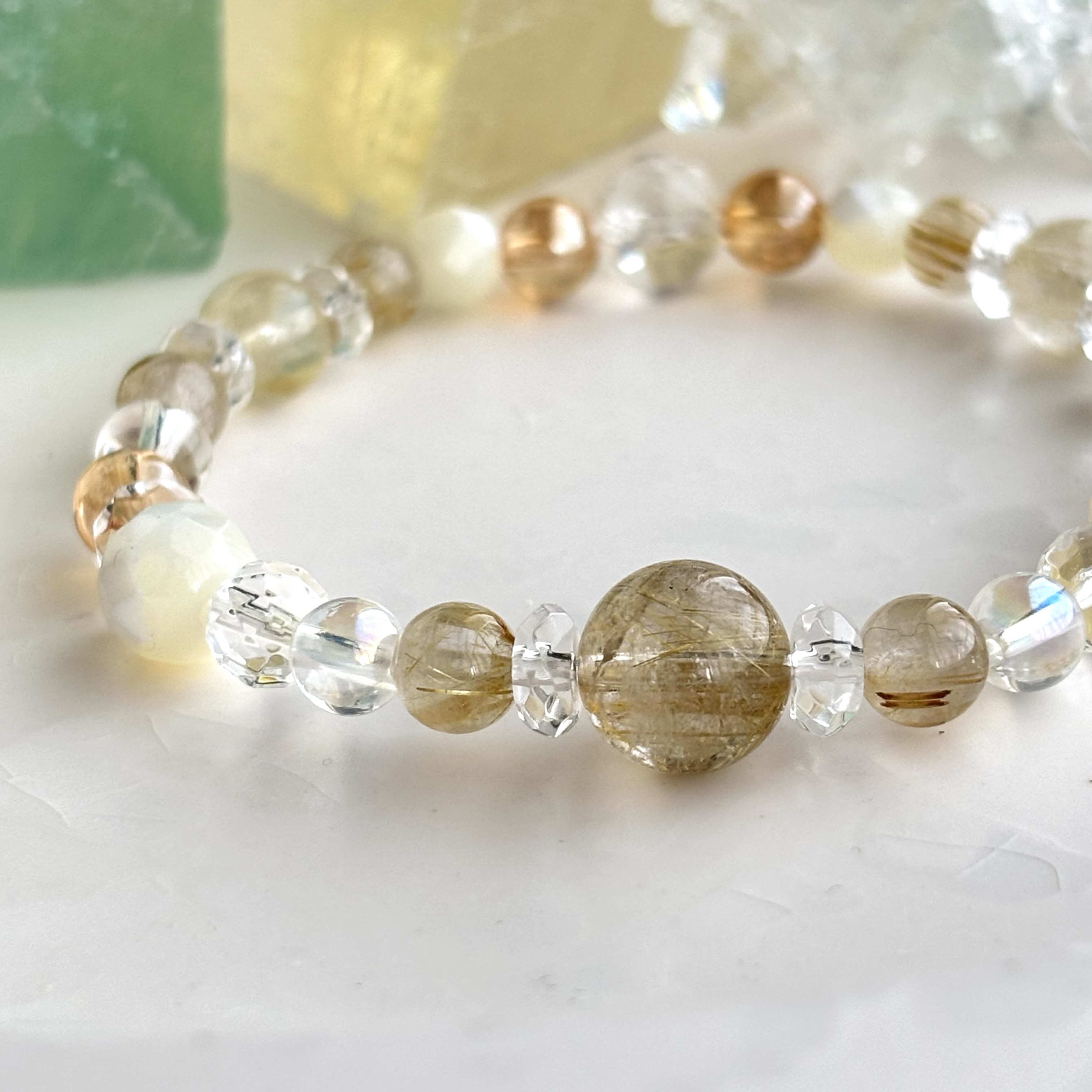 ～金気を補う～ ルチルクォーツと煌めく石たちの守護石ブレスレット 4,745円