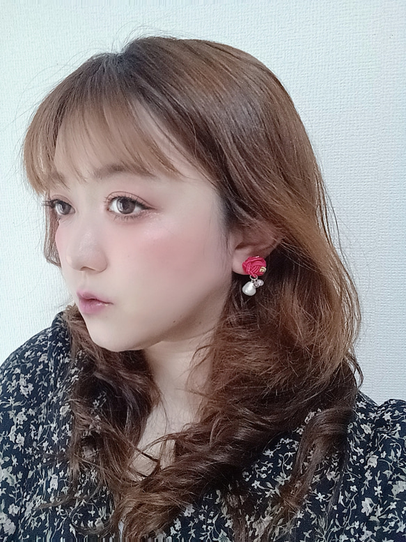 *小花のつぼみの耳飾り*(カラー変更可能) 4枚目の画像