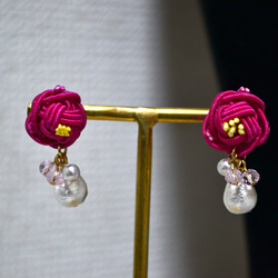 *小花のつぼみの耳飾り*(カラー変更可能) 3枚目の画像