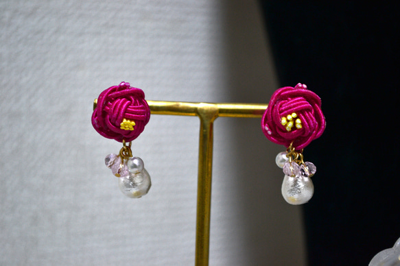 *小花のつぼみの耳飾り*(カラー変更可能) 3枚目の画像