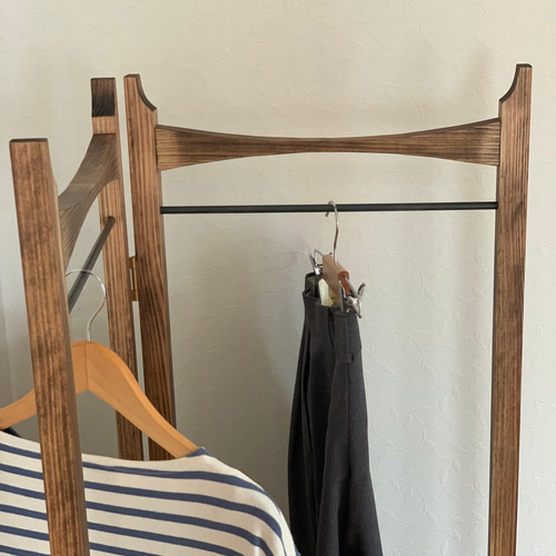 【無垢ひのき材】木とアイアンのスタイルハンガーラック　ミッドセンチュリー風 無垢ひのき材】木とアイアンのスタイルハンガーラックミッド