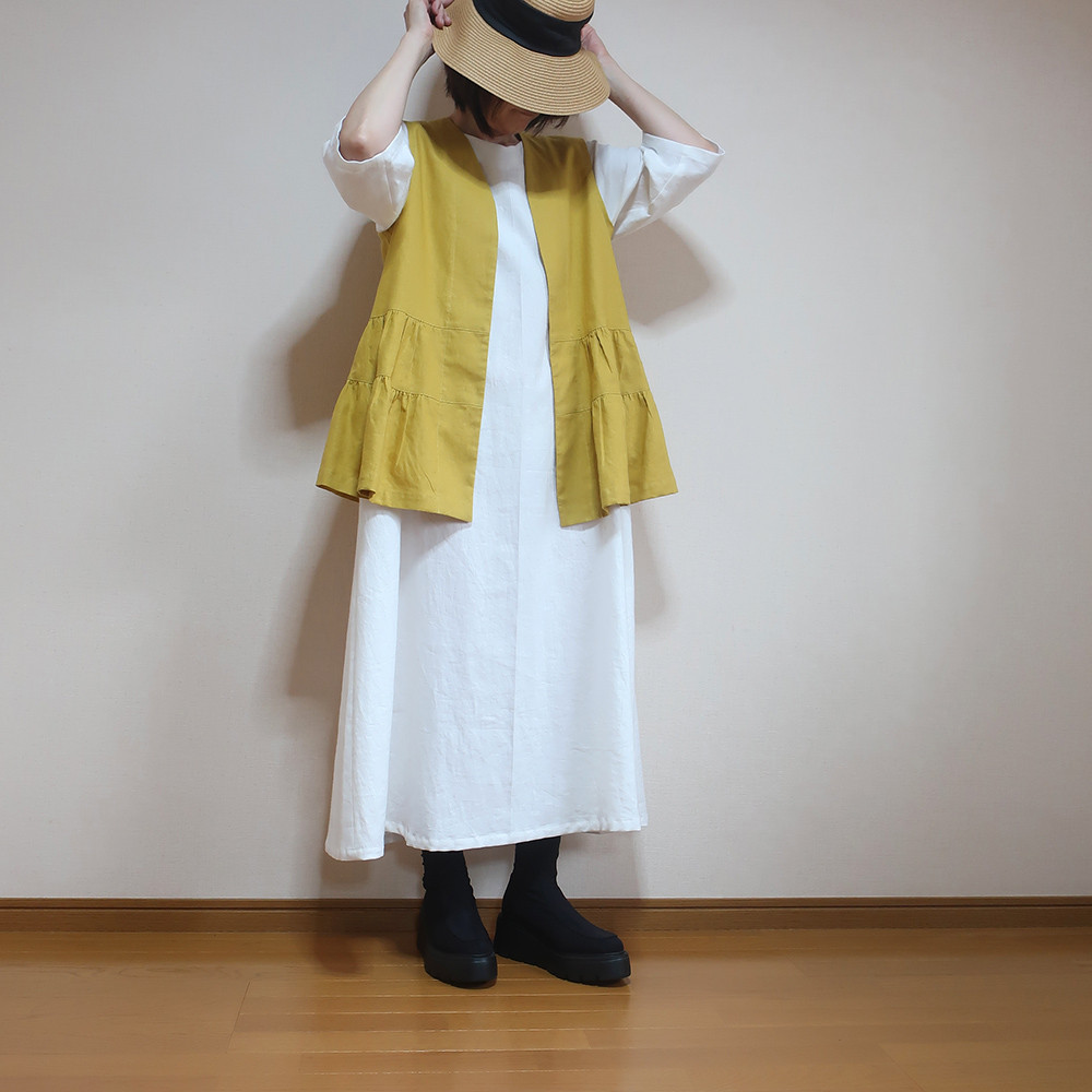 腰まで隠せる ２段ギャザー 前開きティアードベスト（ハーフリネン／２色）