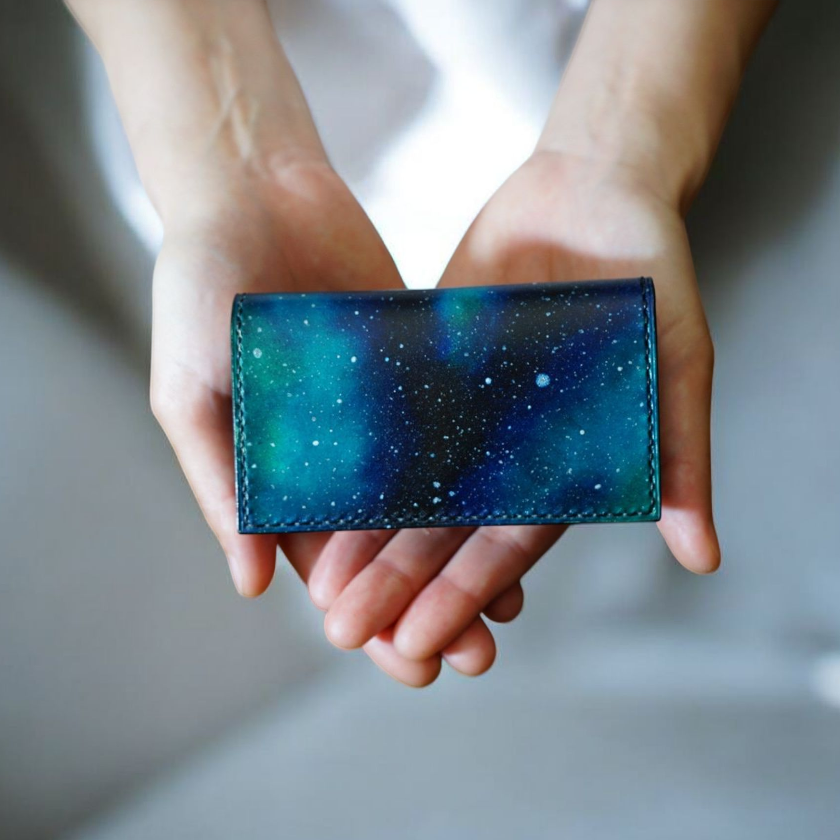 『星の銀河シリーズ』星のカケラ舞う銀河のたっぷり入る名刺入れ カードケース 名刺入れ  宇宙名刺入れ 銀河  宇宙 星