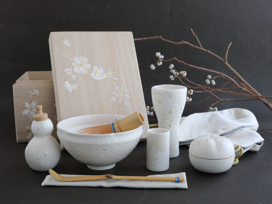 砂糖衣の 雪結晶碗のお茶箱 受注作品