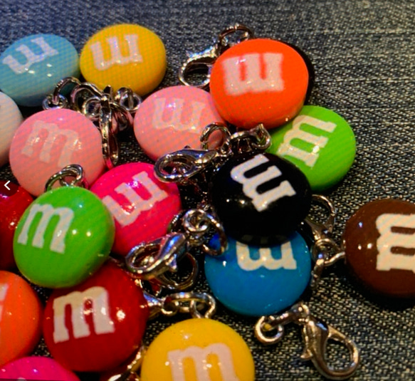 HM　ファスナーチャーム　ジップアクセサリー　チョコカラーメタル ただいま1個増量中）3個セットmチョコ立体ファスナーチャーム/シルバー