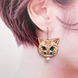 みずみずしい＊いちごと猫さん刺繍のピアスandイヤリング ♡ 5枚目の画像