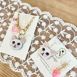 みずみずしい＊いちごと猫さん刺繍のピアスandイヤリング ♡ 12枚目の画像