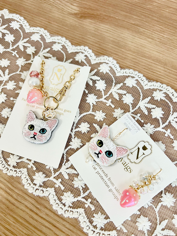 みずみずしい＊いちごと猫さん刺繍のピアスandイヤリング ♡ 12枚目の画像