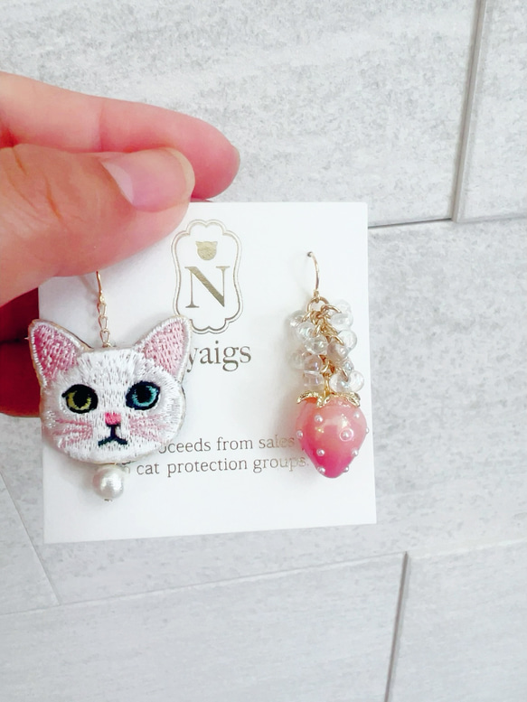 みずみずしい＊いちごと猫さん刺繍のピアスandイヤリング ♡ 7枚目の画像