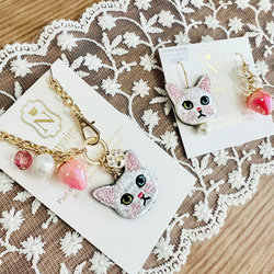 みずみずしい＊いちごと猫さん刺繍のピアスandイヤリング ♡ 9枚目の画像