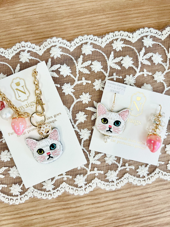 みずみずしい＊いちごと猫さん刺繍のピアスandイヤリング ♡ 13枚目の画像