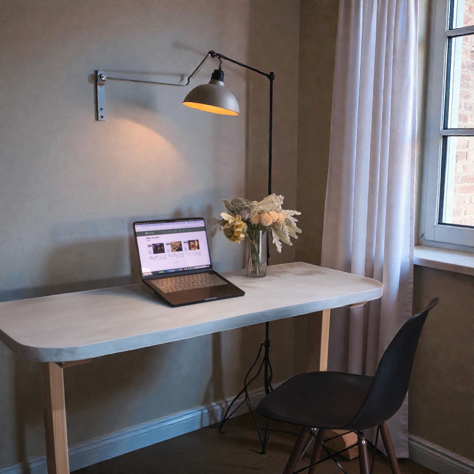 ラウンド×木脚テーブル