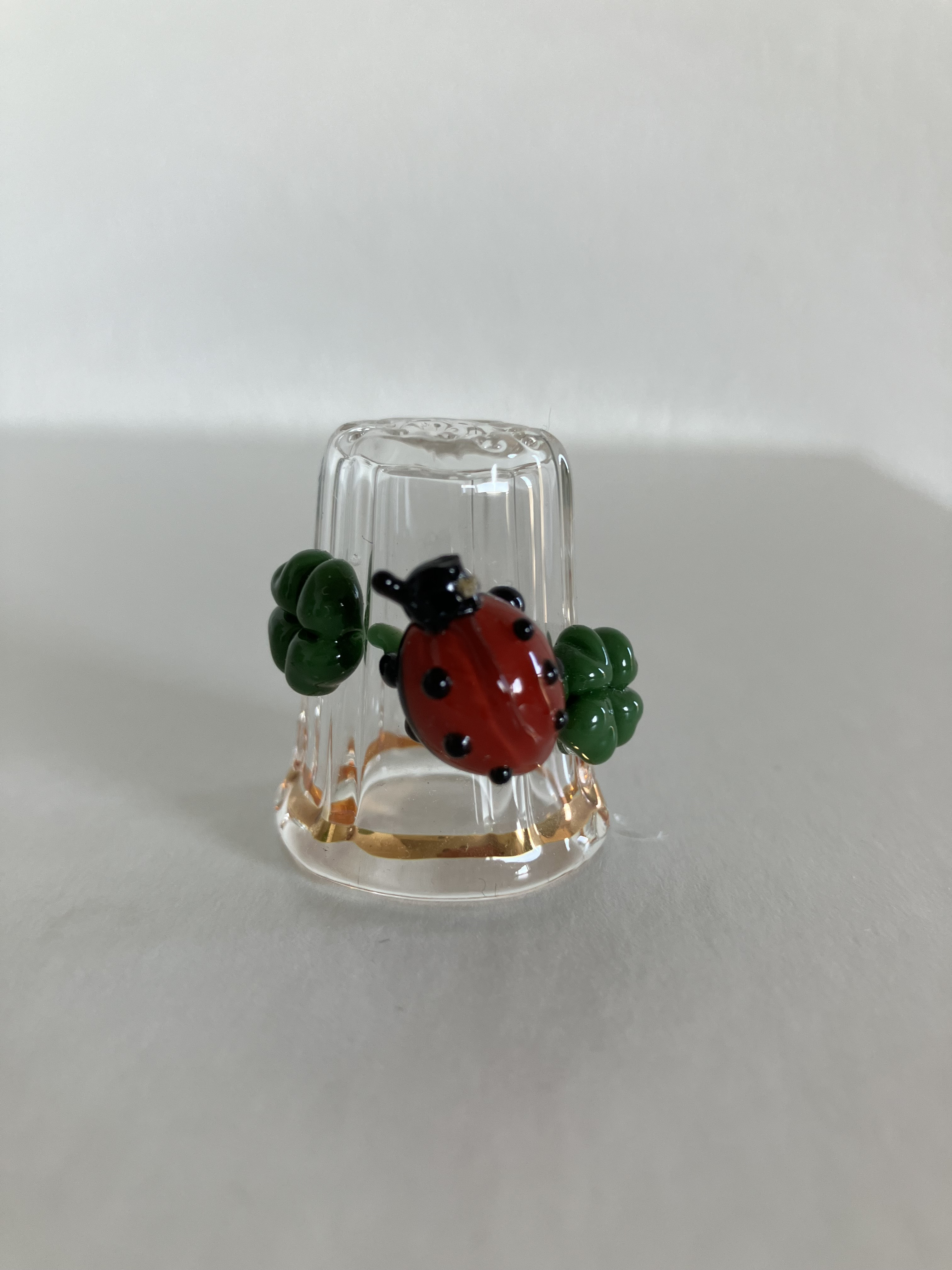 シンブル　　てんとう虫