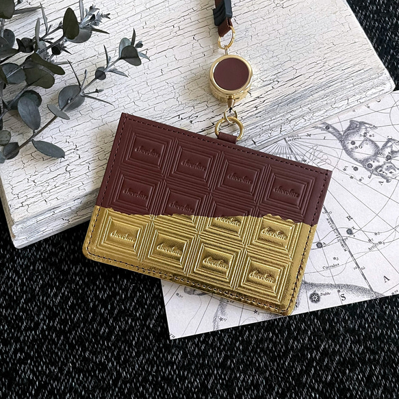 革のチョコ　IDホルダー　スイート（金の包み紙） 2枚目の画像