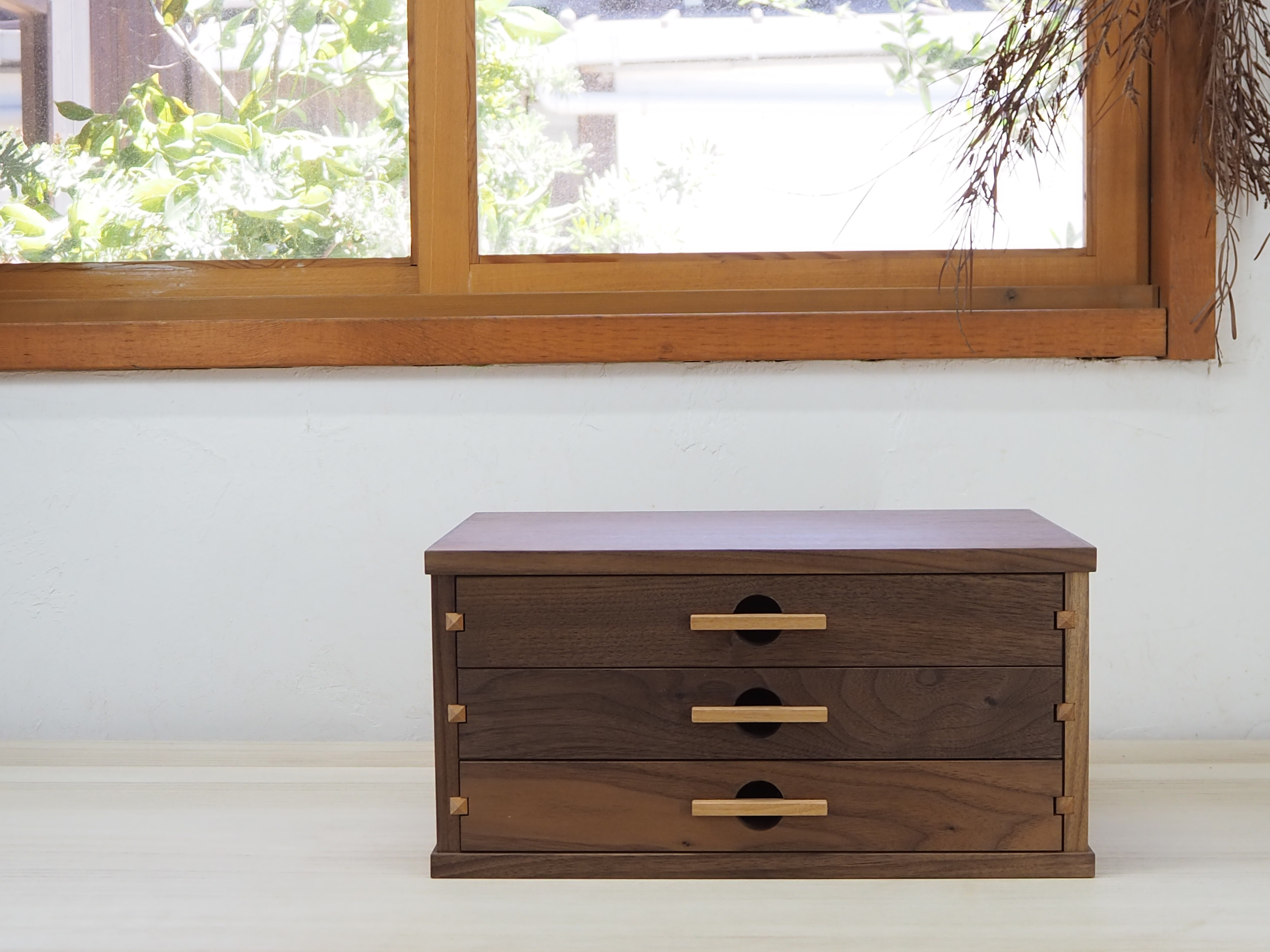 ブラックウォールナットの引き出し整理箱　木製　レターケース　小物入れ　〈BW-A1〉