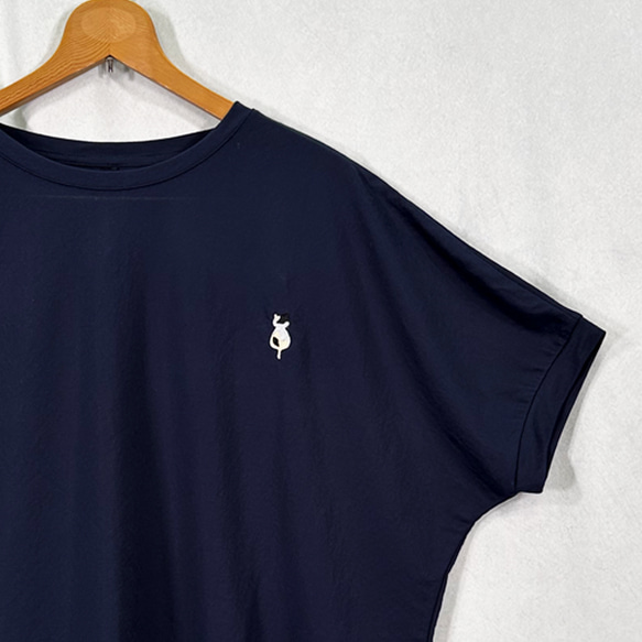 【觸感涼爽】【五色可選】印花貓咪刺繡大號套頭短袖T卹/上衣 第1張的照片